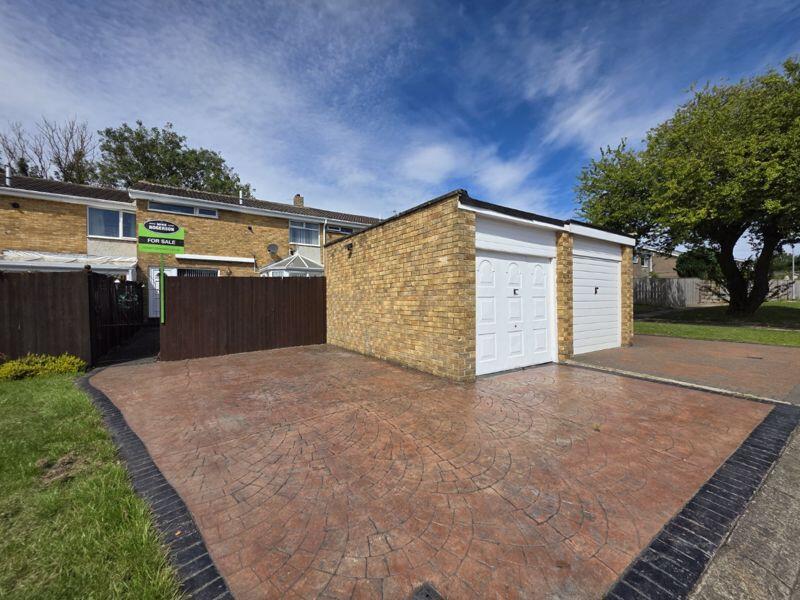 Garage/Driveway