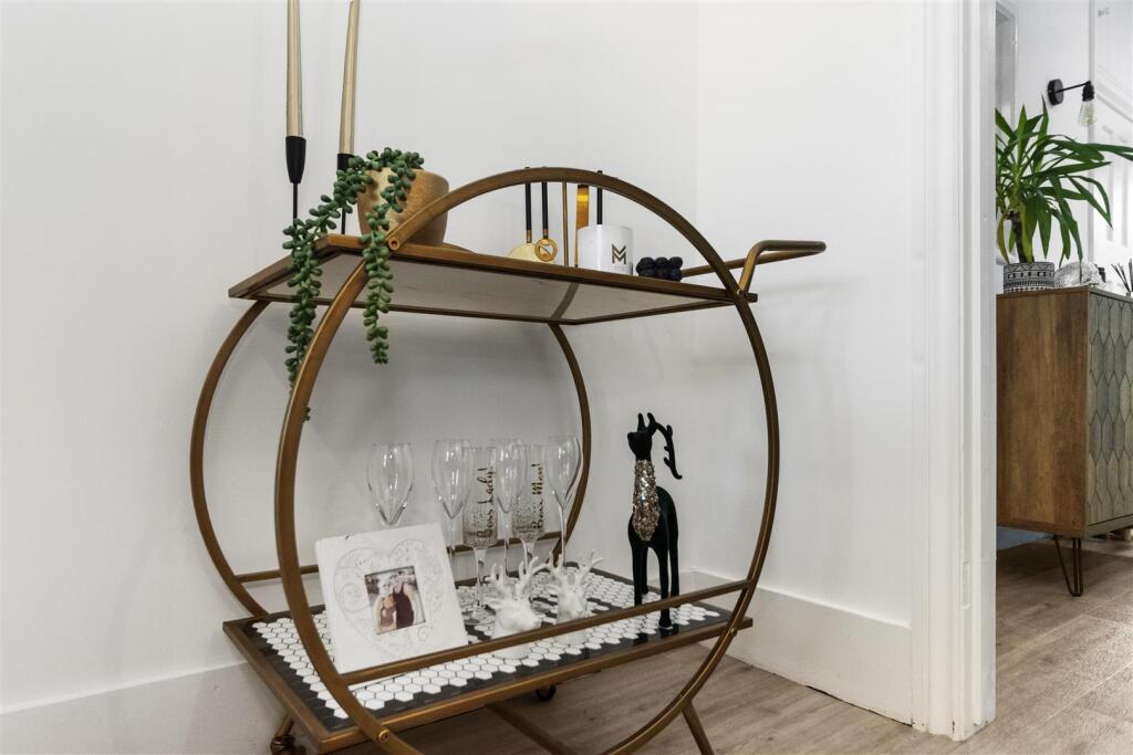 dining room feature.jpg