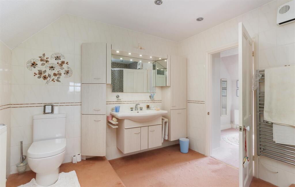 Ensuite Bathroom
