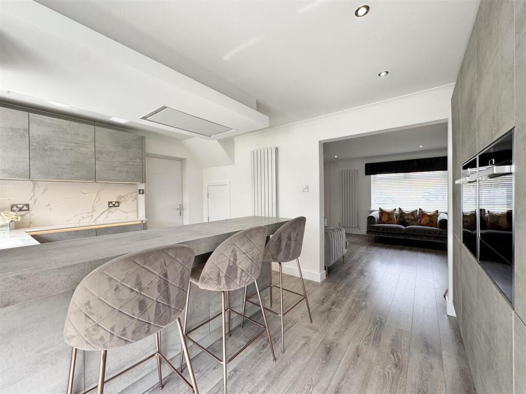 Kitchen/Dining
