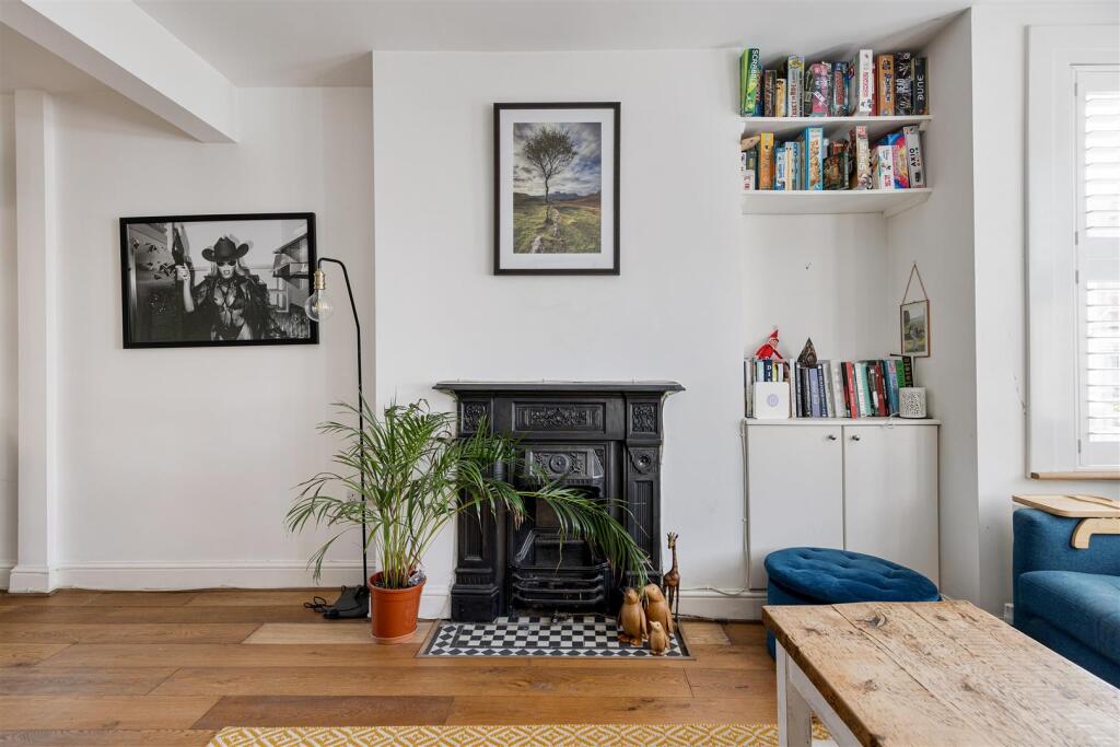 Hillcrest Road, E17