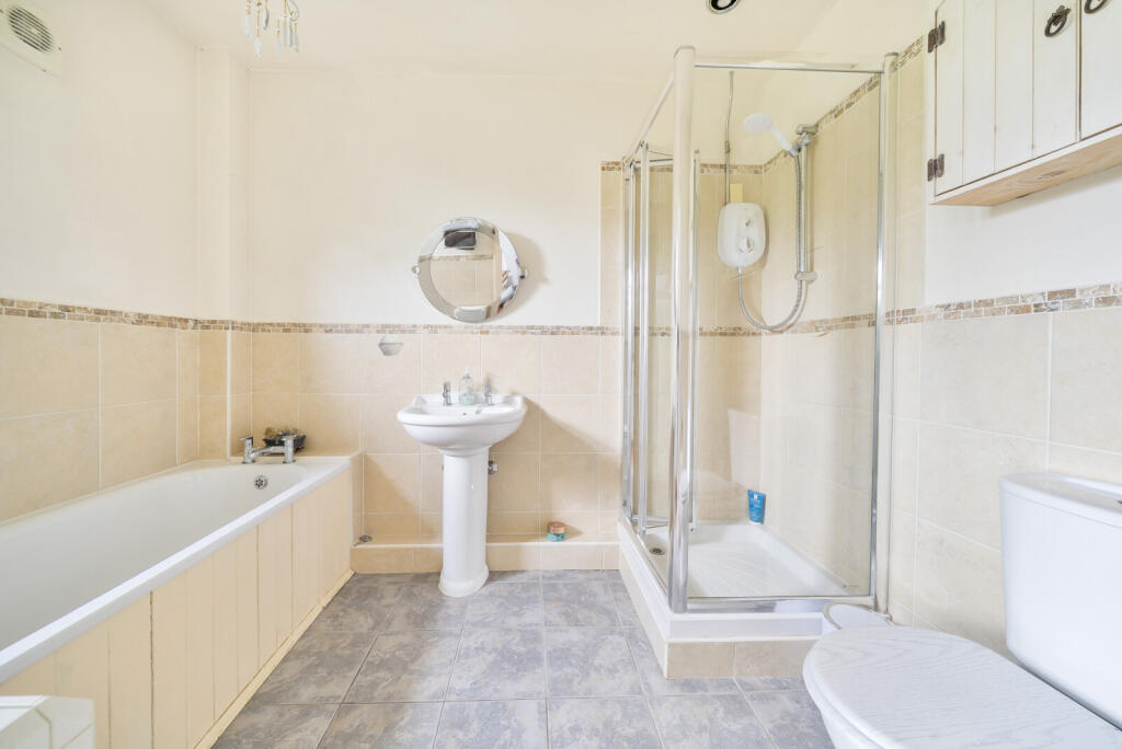 1295519-6-682b0dd...