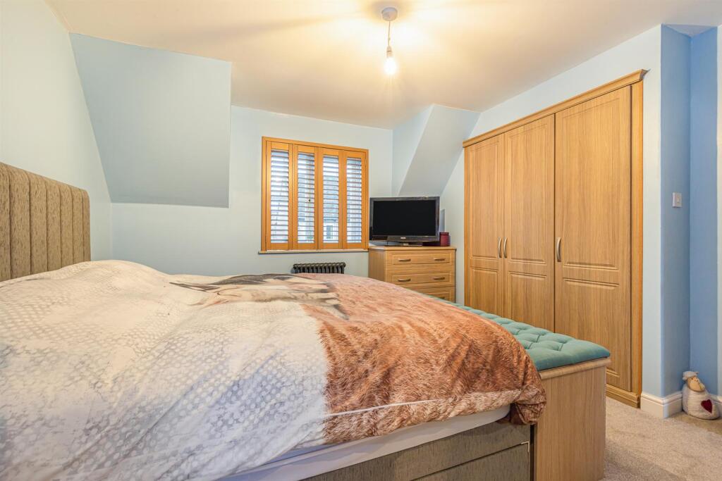 Master Bedroom 2.jpg