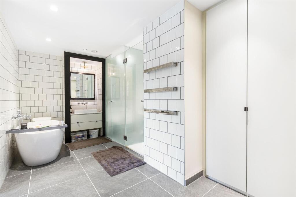mstr bath