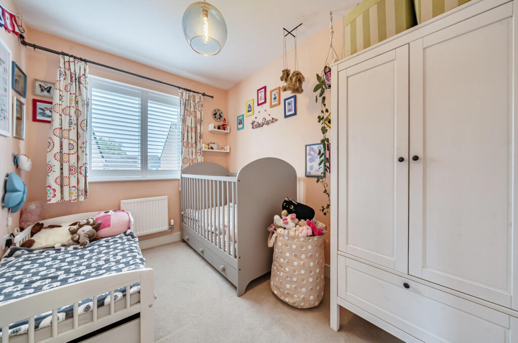 1364673-5-68e9266...