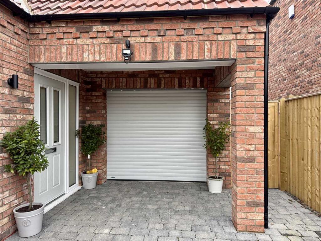 ENTRANCE PORCH