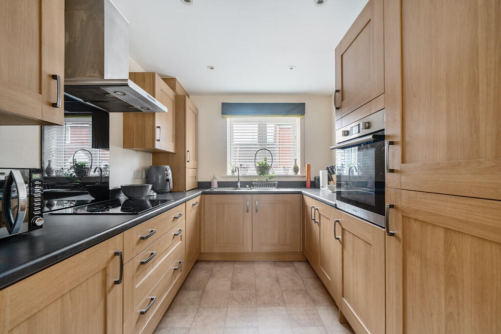 1304225-21-684025...