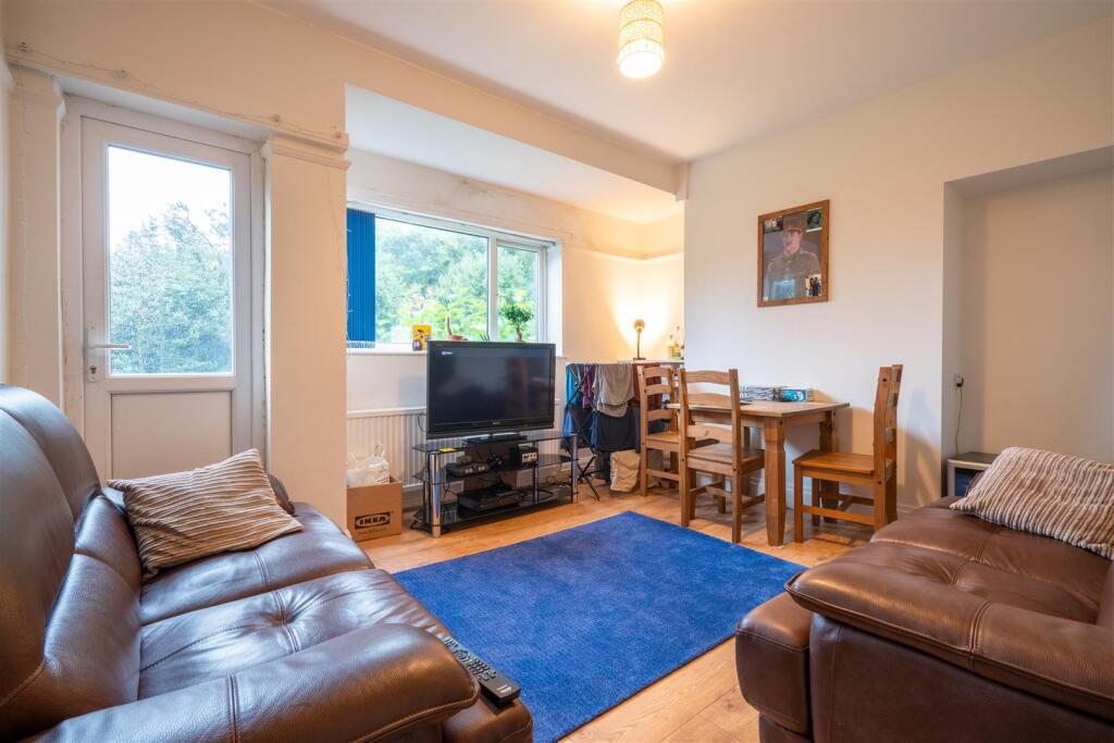 Living Room_.jpg