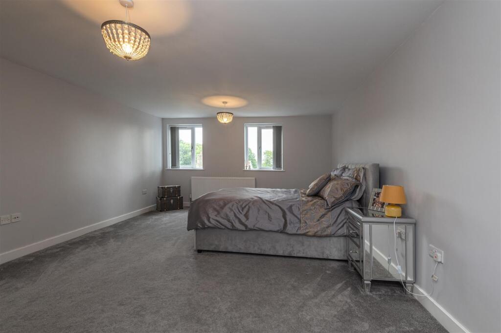 42 - 14 Broomfield Road HD2 2HG.jpg