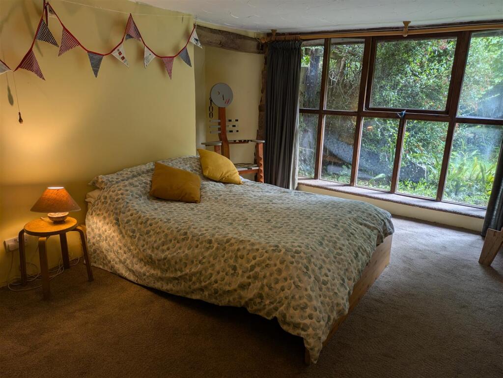 downstairs bed.jpg