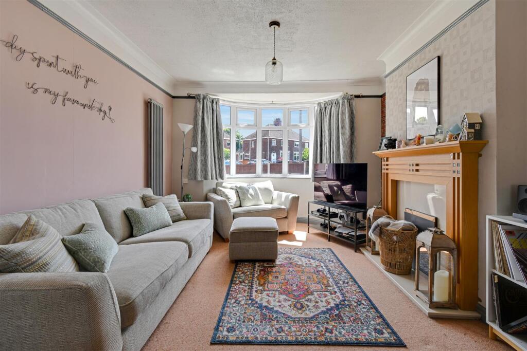 ;LOUNGE