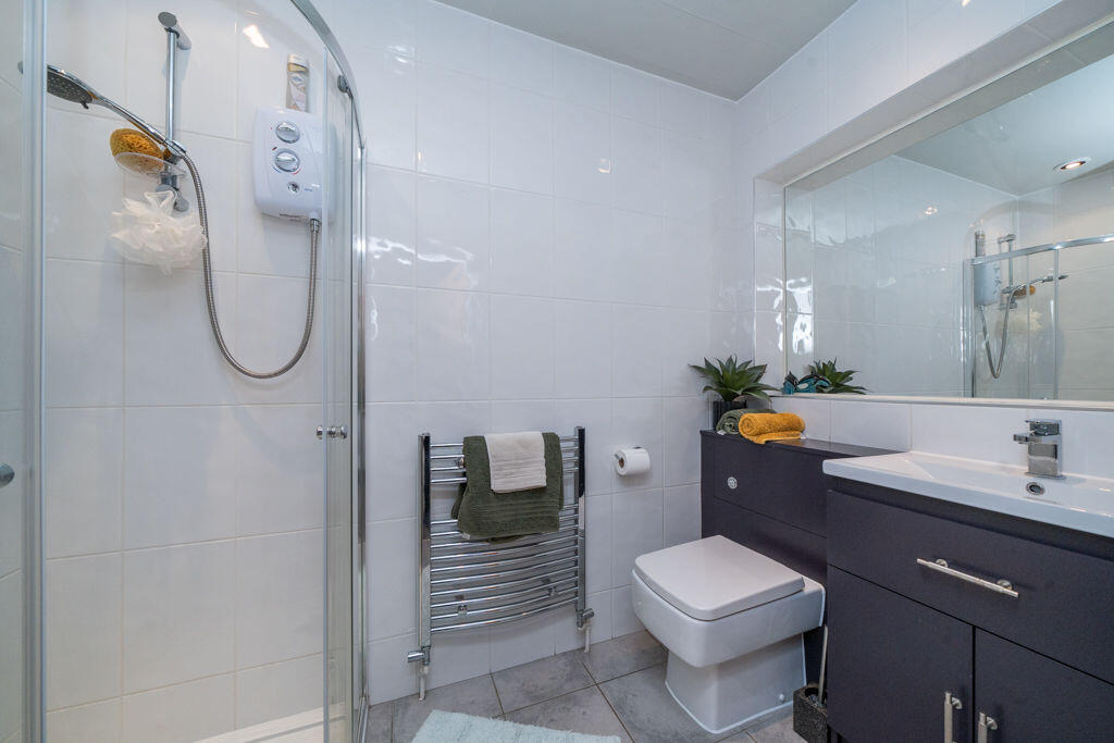 BEDROOM 2 EN-SUITE