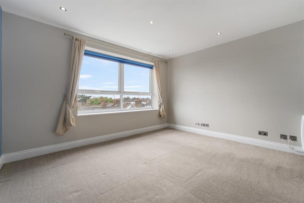17 Heathdene, Chase Side N14 5HU-2.jpg