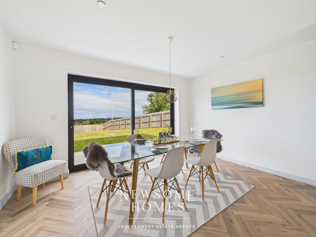 Kitchen/ Dining Room