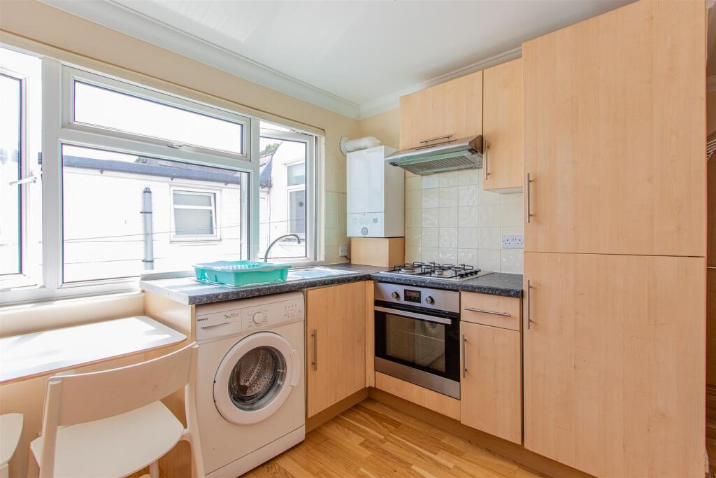 Connaught Road 86, 5-3.jpg