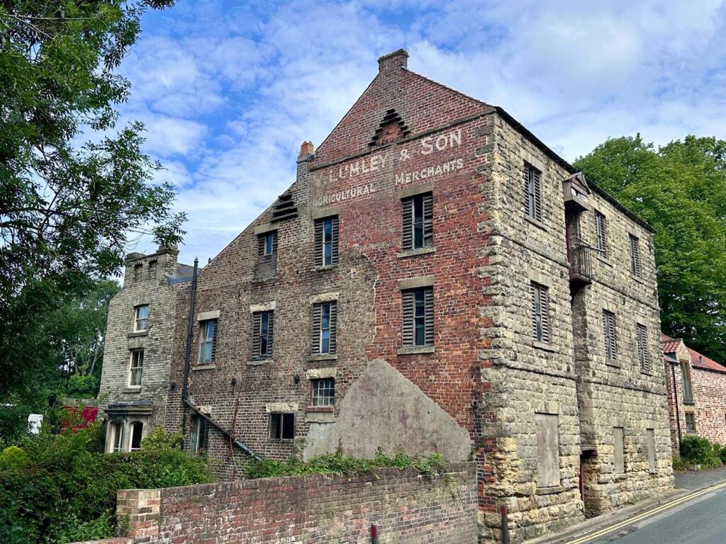 WhatsApp Image 2025-07-23 at 10.43.06_1842a185.jpg