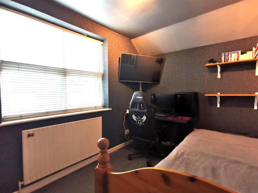 bedroom 3 2.jpg