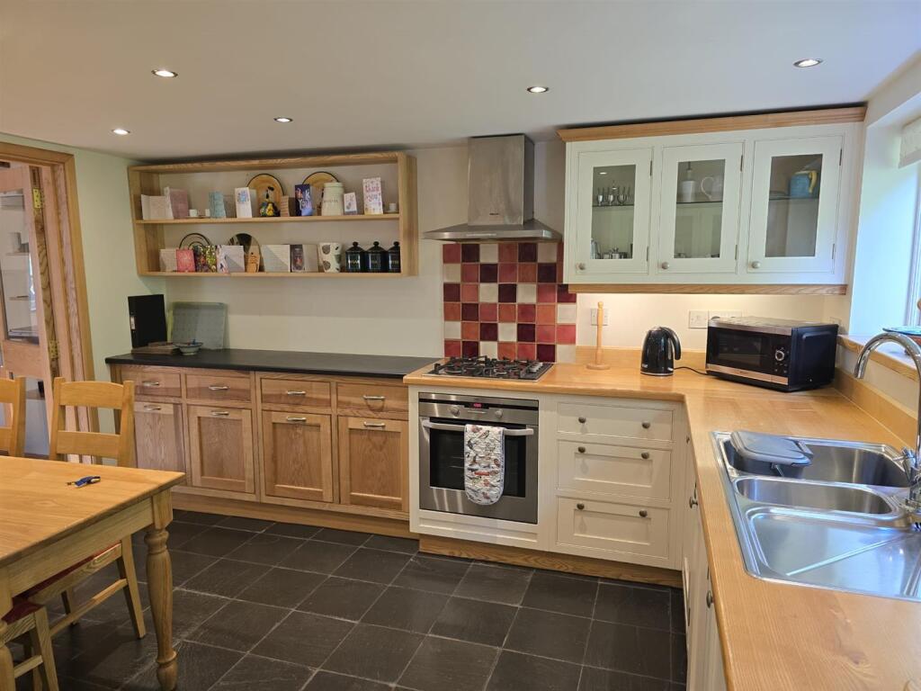 WhatsApp Image 2025-10-08 at 12.15.35_ca5dc60e.jpg