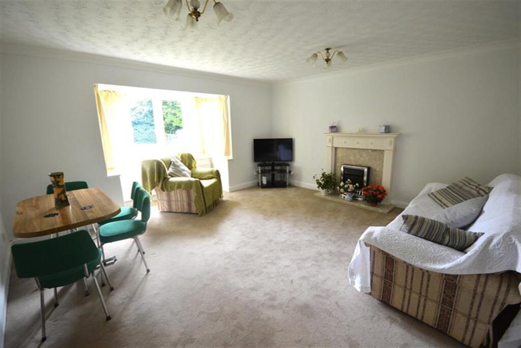 Living Room &amp; Di