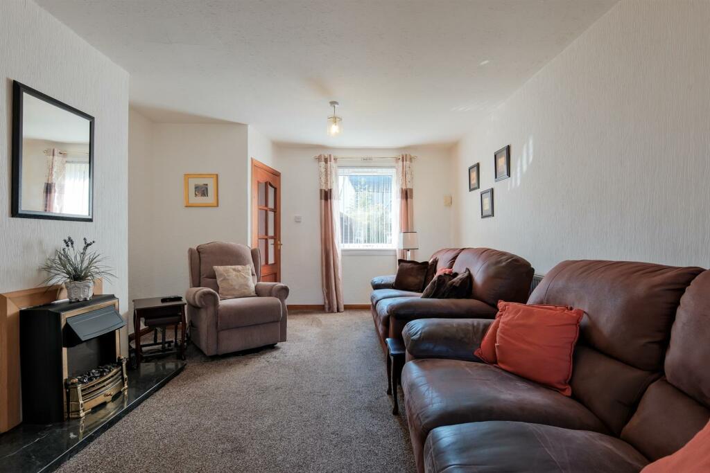 003-38 Earn Cres, Pather, Wishaw ML2 0PE.jpg