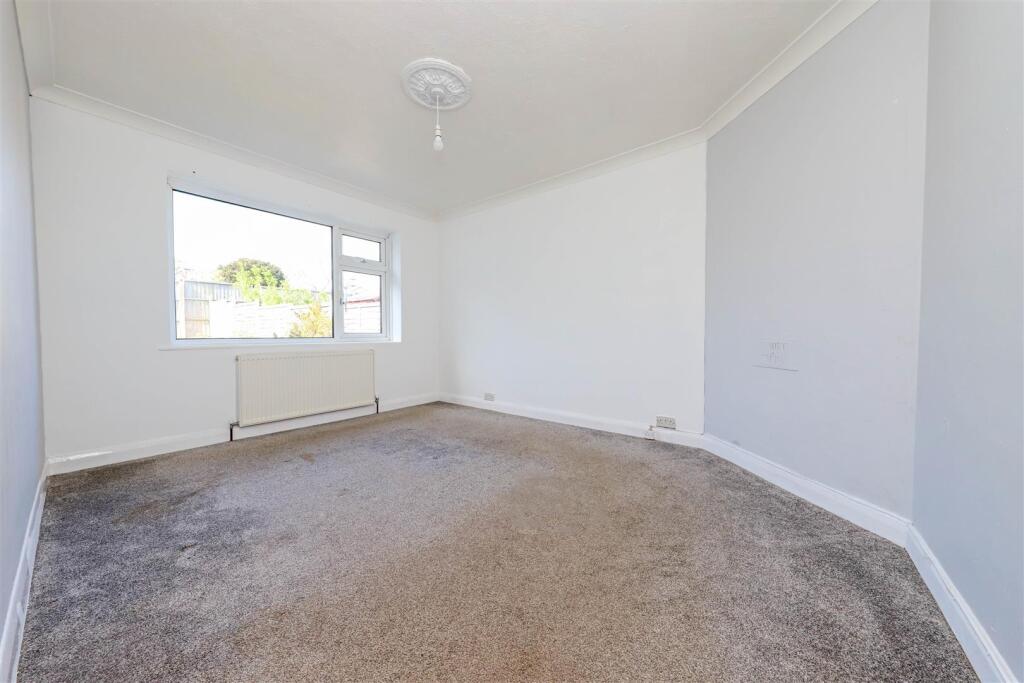 nicholas james newtimber bed 1.jpg