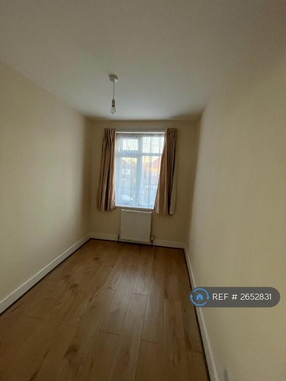 Upstairs Bedroom 3