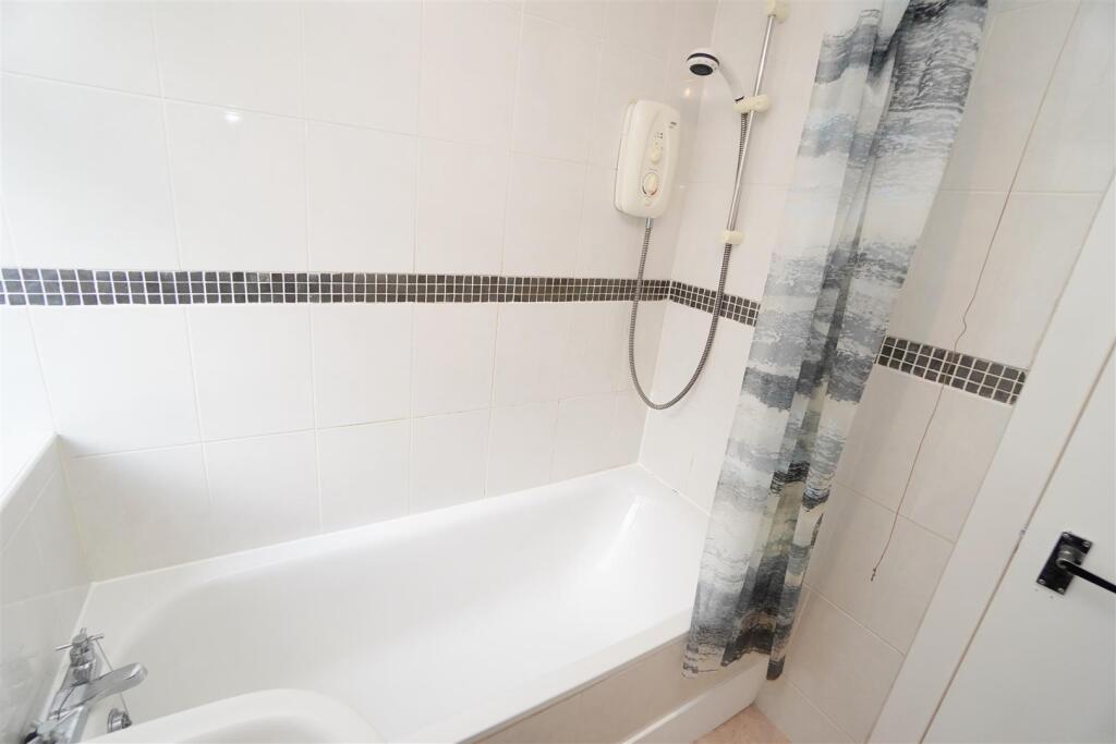 bathroom1.jpg
