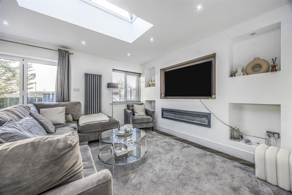 2 Dorrita Avenue, Cowplain-PorticoMarketing-SoldBy
