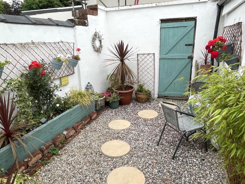 Rear Courtyard Garden