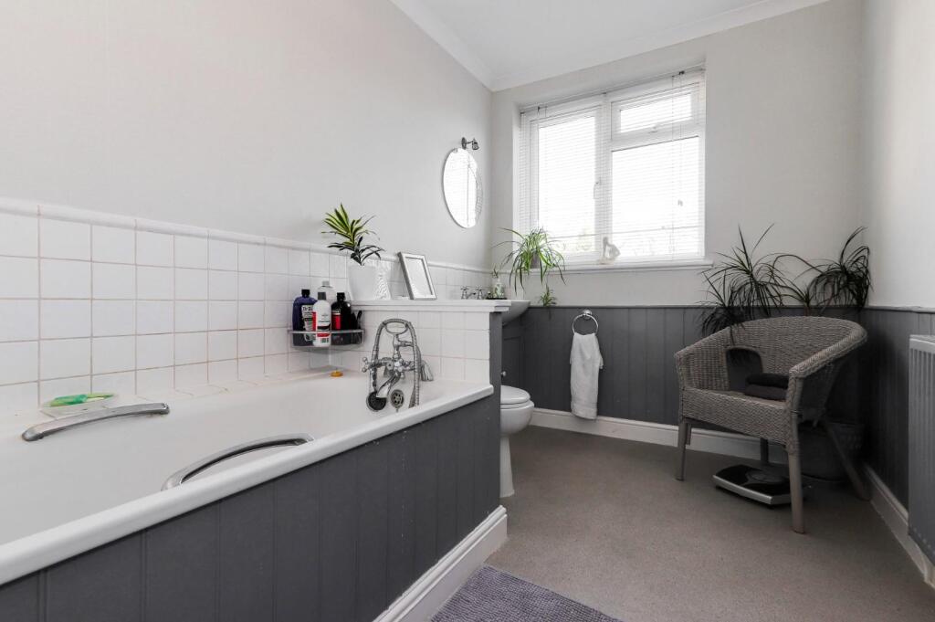 Bathroom.JPG