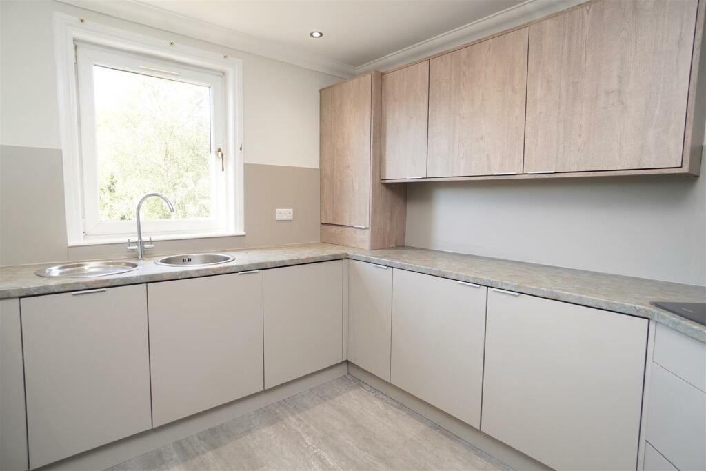 kitchen1.jpg
