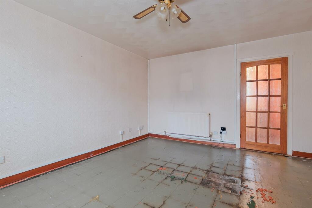 003-4 Nith Lane Newmains Wishaw, ML2 9EQ.jpg