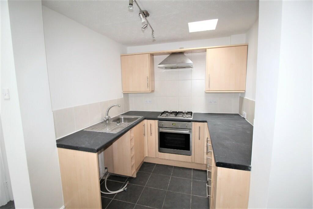 Kitchen (b)