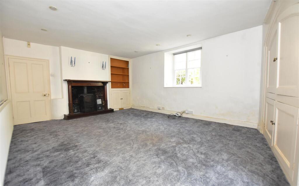Sitting Room.JPG