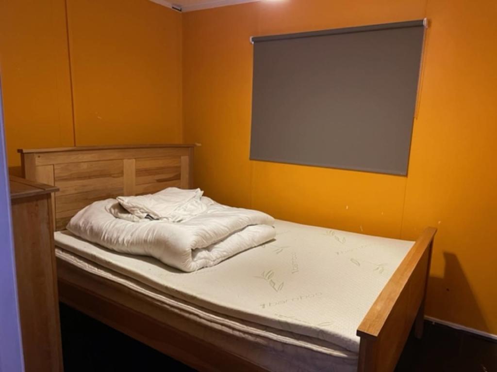 MFL4211520_884.jpg
