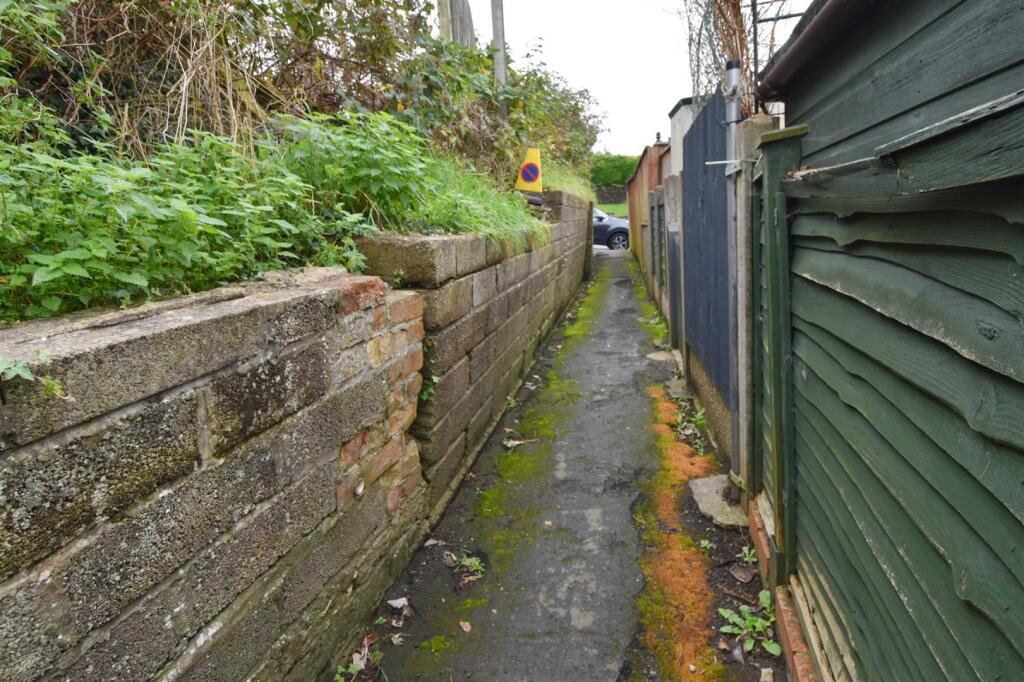 Rear access to property.jpg