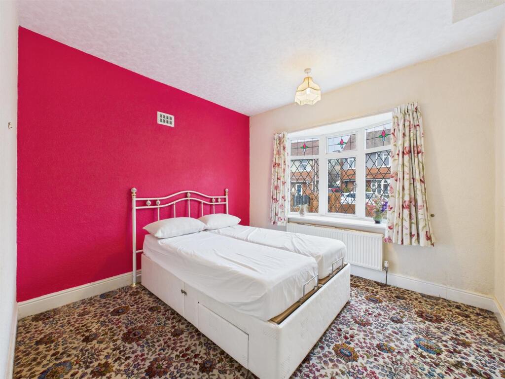 Bedroom: