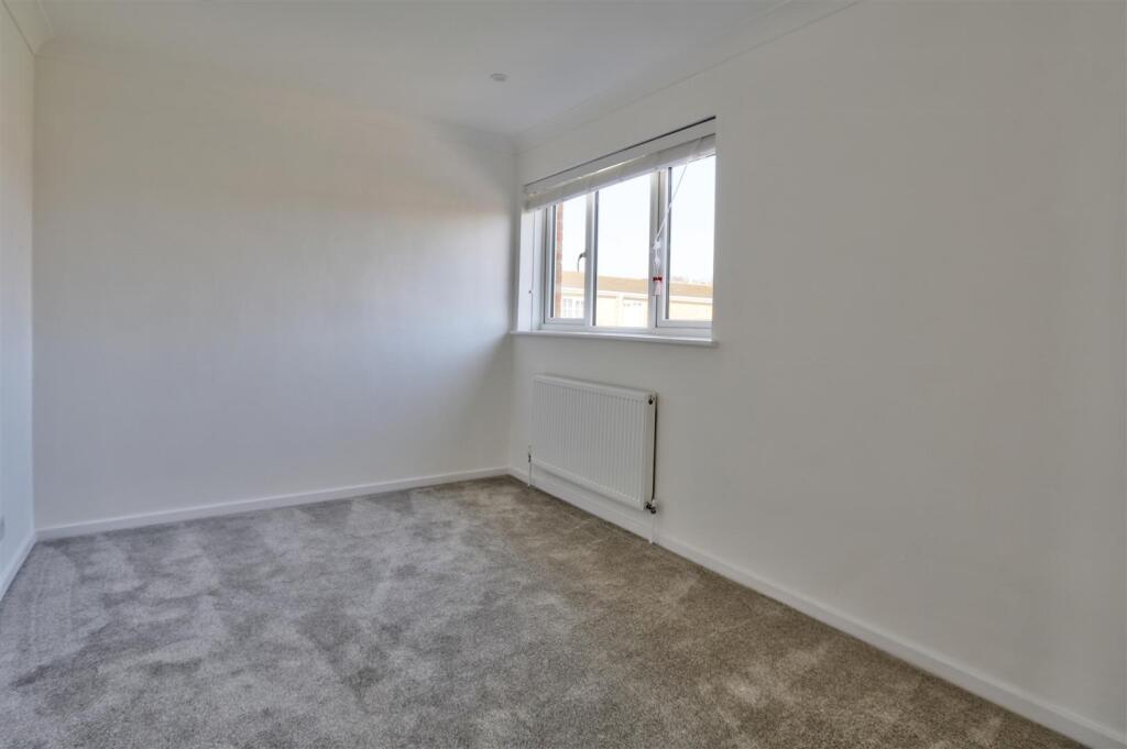 Bedroom 1.jpg
