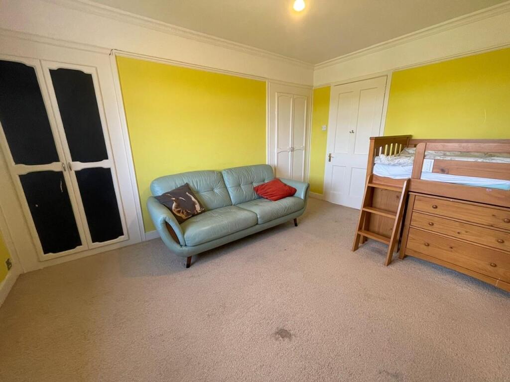 Bedroom 3 copy.jpg