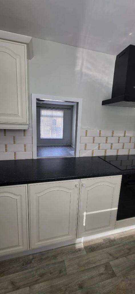 Kitchen: