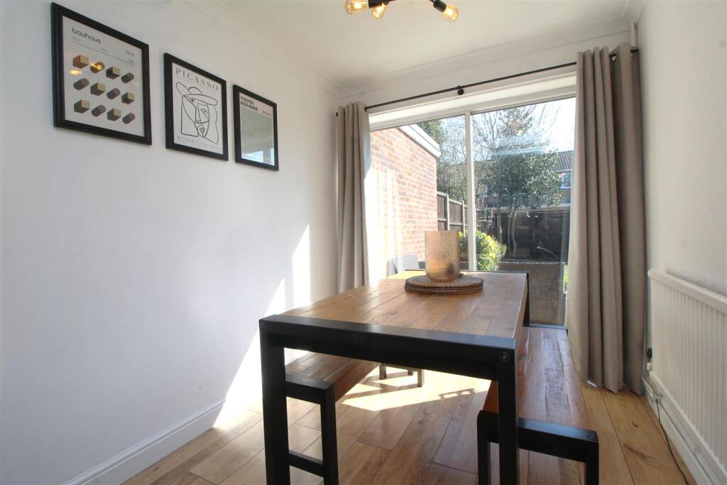 dining area 1.JPG
