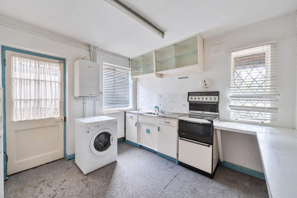 1345687-12-68b03e...