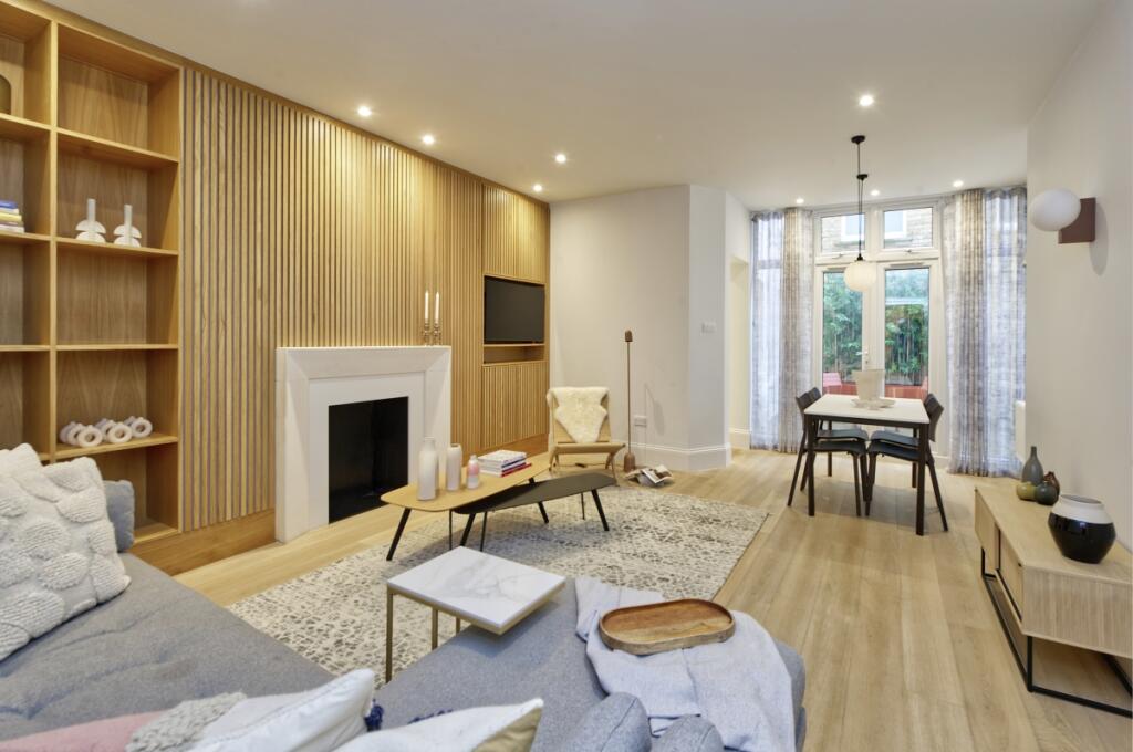 1@27 lennox garde...