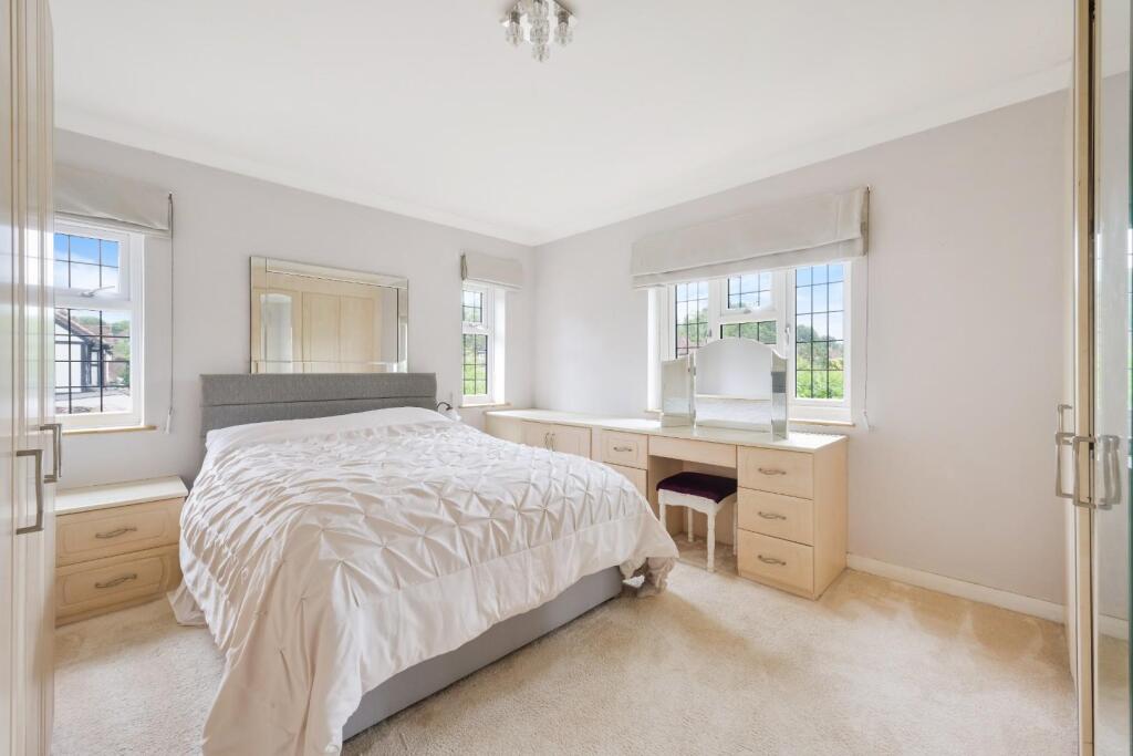 WOODCOTE HURST (2).jpg