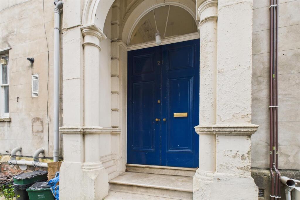 Flat 2, 21 Tyndalls Park Road, Clifton, Bristol BS