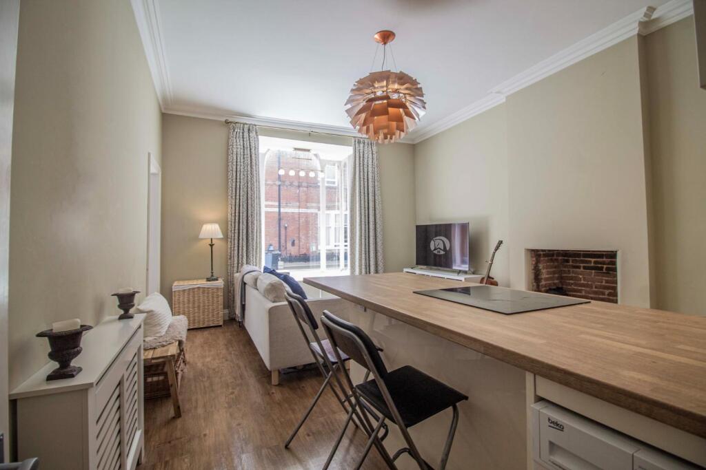 19b Abbeygate Street [Breakfast Dining Bar] 02.jpg