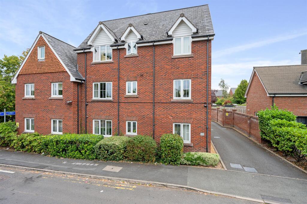 12 Chaise Meadow External-2.jpg