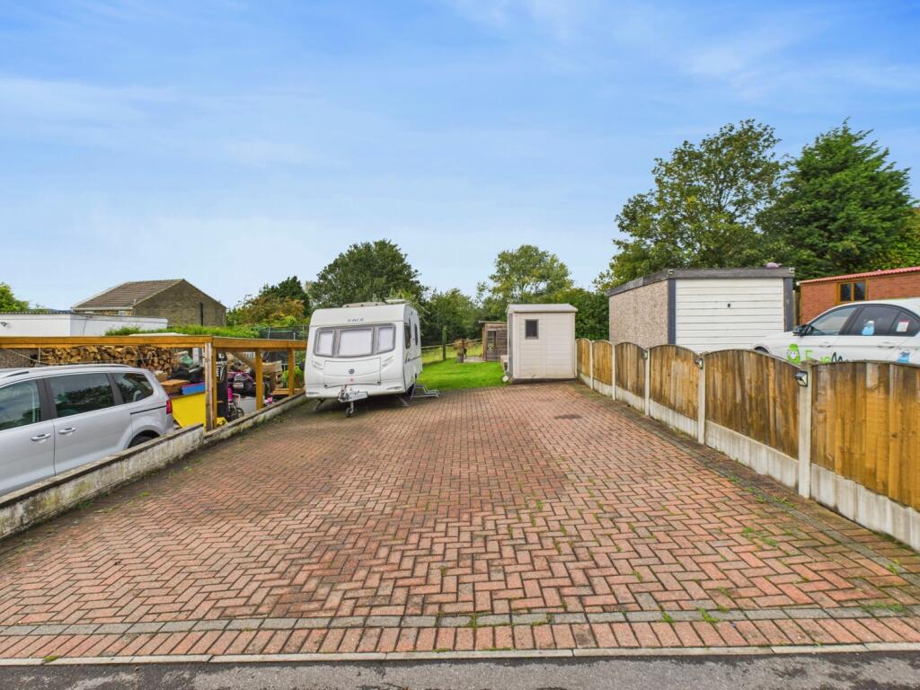 CAM04233G0-PR0029-STILL042