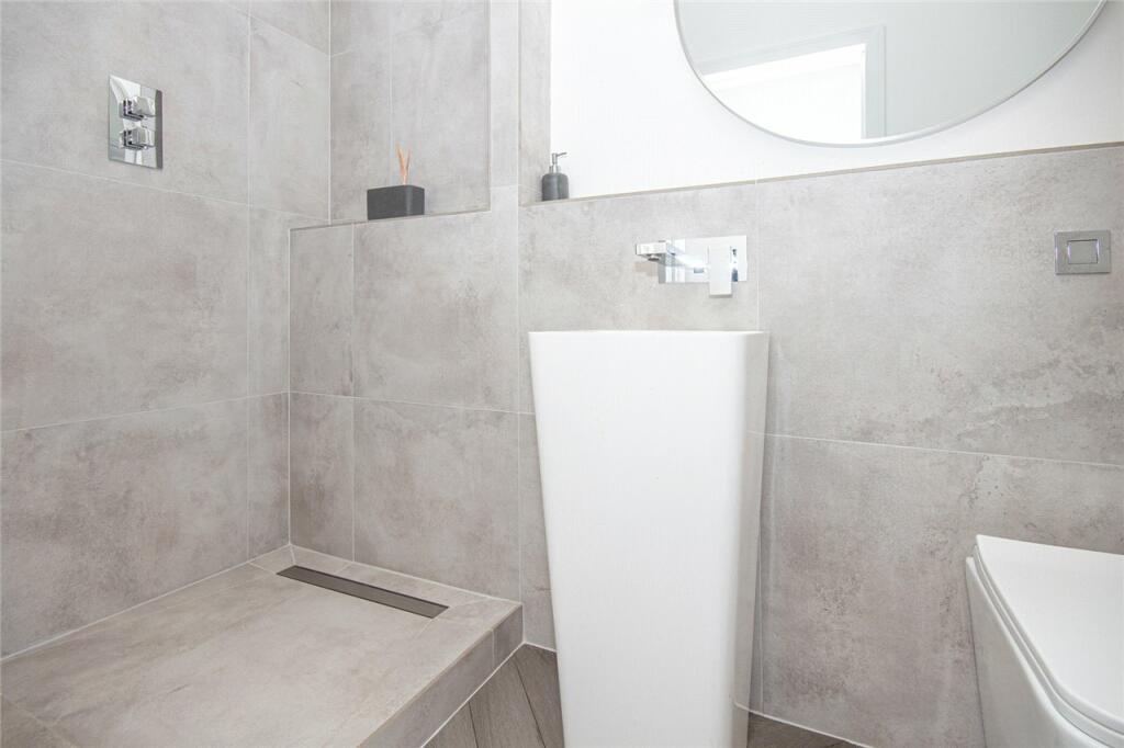 D/S Cloakroom