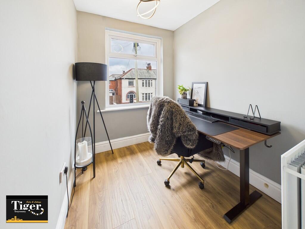 CAM02176G0-PR0551...